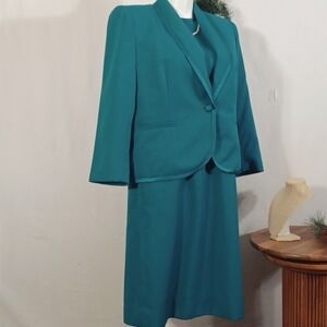 DIANE ROBERTS 2 PIECE SUIT SIZE 16 IN A BEAUTIFUL TEAL COLOR